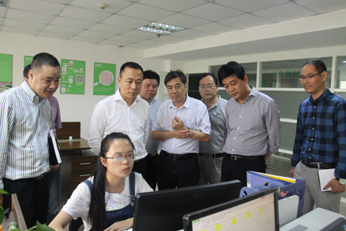 吴炜炜副区长调研供销社电子商务工作1.jpg